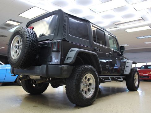 Used 2018 Jeep Wrangler Unlimited Sport S image 23