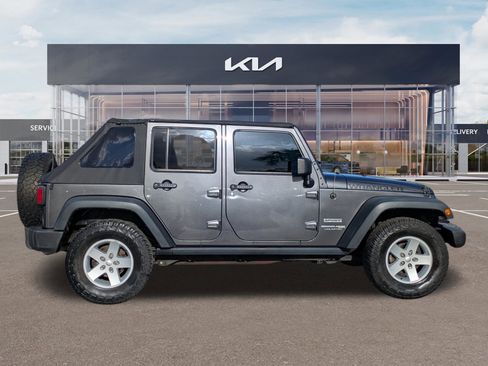 Used 2018 Jeep Wrangler Unlimited Sport S AWD/4WD image 2
