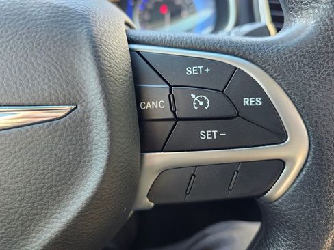 Used 2015 Chrysler 200 LX image 22