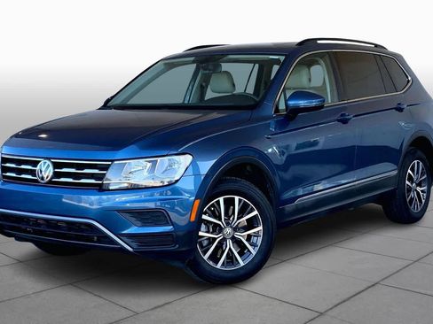 Used 2020 Volkswagen Tiguan SE image 1