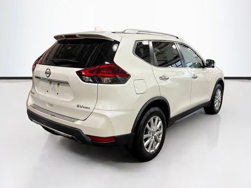 Used 2018 Nissan Rogue SV w/ Premium Package image 6