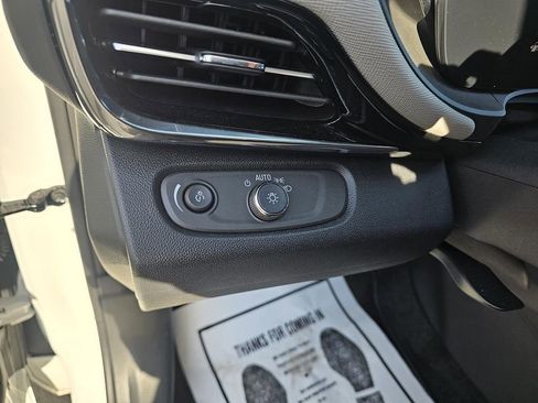 Used 2025 Buick Envista Avenir image 13