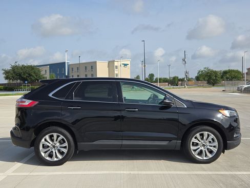 Used 2024 Ford Edge Titanium AWD/4WD image 2