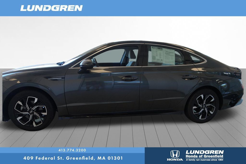 Used 2025 Hyundai Sonata SEL FWD image 4