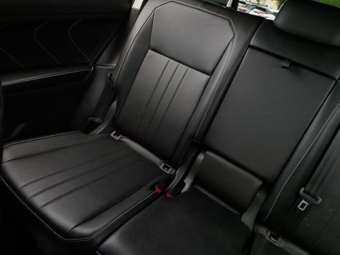 Certified 2023 Volkswagen Tiguan SE w/ Panoramic Sunroof Package AWD/4WD image 12