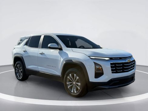 Used 2026 Chevrolet Equinox LT FWD image 6