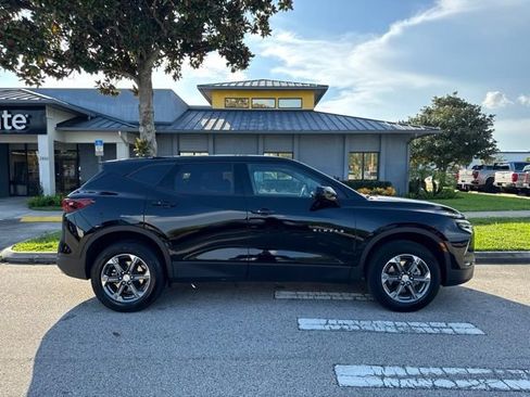 Used 2025 Chevrolet Blazer LT FWD image 8