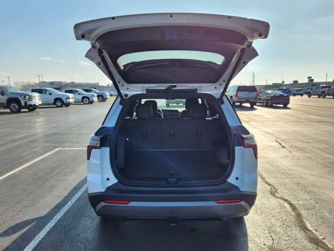 New 2026 Chevrolet Equinox LT w/ Convenience Package II image 7