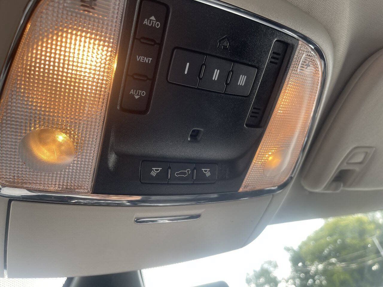 Used 2013 Dodge Durango Citadel w/ Technology Group AWD/4WD image 16