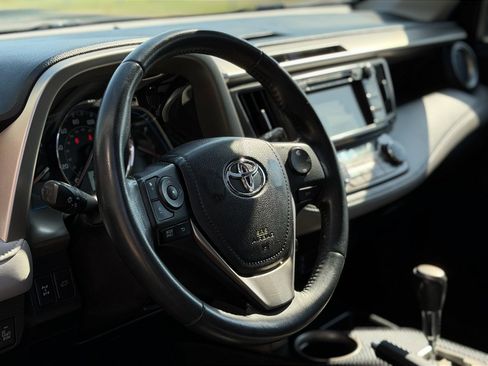 Used 2014 Toyota RAV4 Limited w/ Technology Package AWD/4WD image 5
