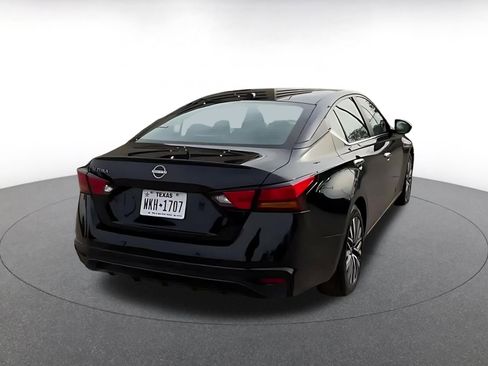 Used 2025 Nissan Altima 2.5 SV image 15