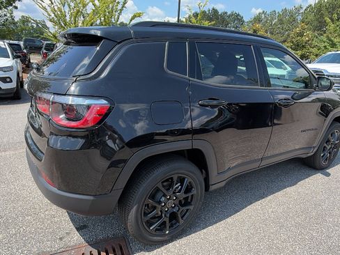 New 2026 Jeep Compass Latitude AWD/4WD image 8