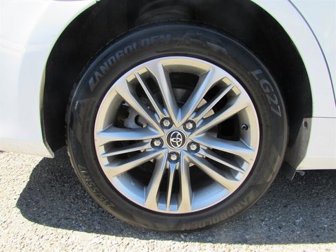 Used 2015 Toyota Camry SE FWD image 31