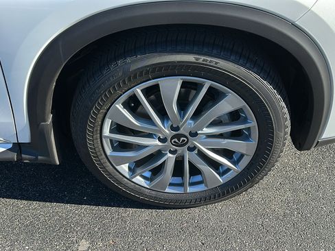 New 2025 INFINITI QX50 Luxe image 7