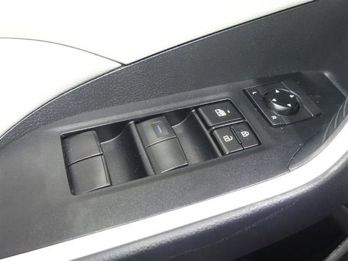 Used 2020 Toyota RAV4 XLE w/ Convenience Package AWD/4WD image 20