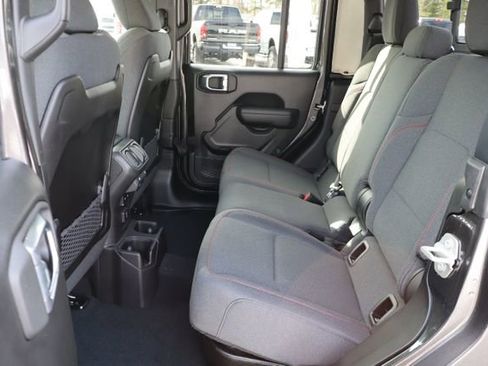 Used 2024 Jeep Gladiator Rubicon image 37