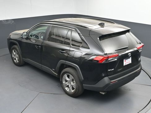 Used 2025 Toyota RAV4 XLE image 36