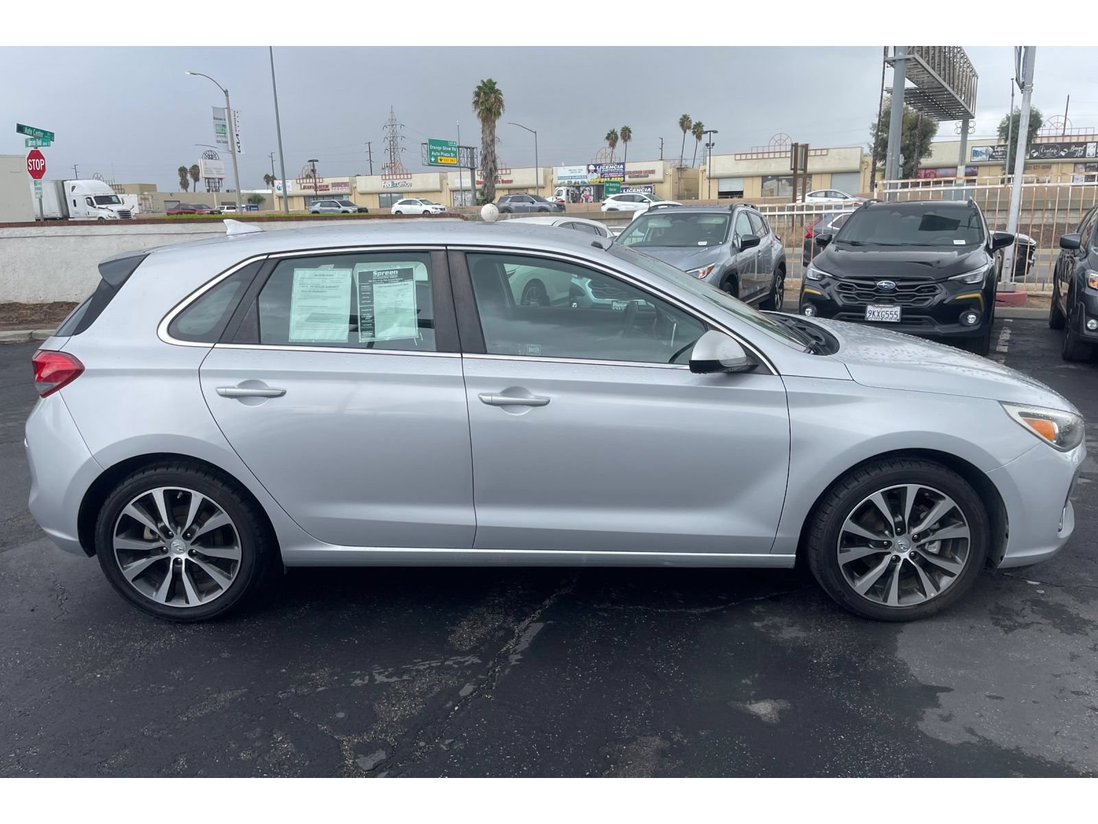 Used 2018 Hyundai Elantra GT FWD image 7