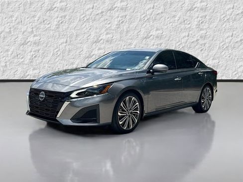 Used 2024 Nissan Altima 2.5 SL FWD image 7