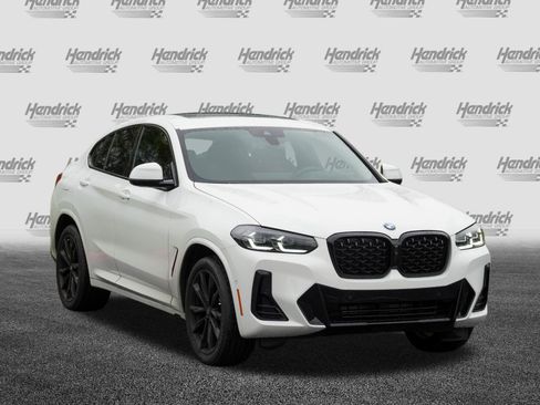 Used 2025 BMW X4 xDrive30i w/ Premium Package AWD/4WD image 2