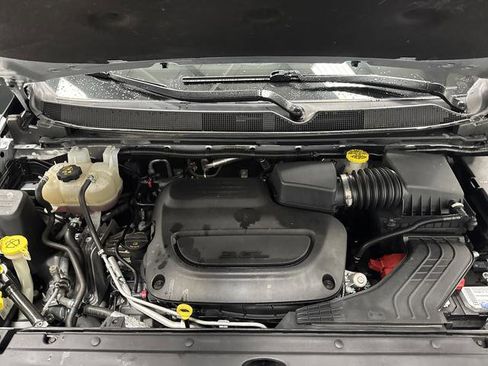 Used 2023 Chrysler Pacifica Limited w/ Uconnect Theater Family Group image 42