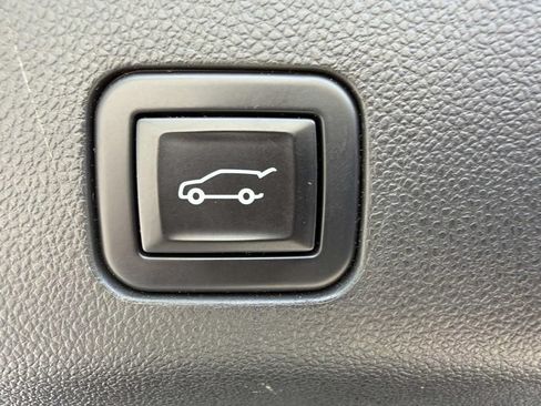Used 2022 Chevrolet Tahoe RST w/ Luxury Package RWD image 14