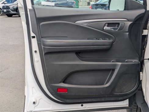 Used 2023 Honda Ridgeline Sport image 6