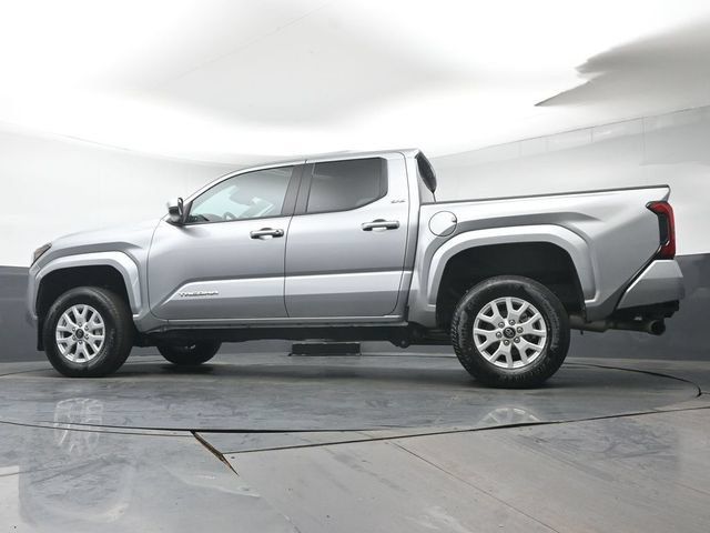 Certified 2026 Toyota Tacoma SR5 AWD/4WD image 33
