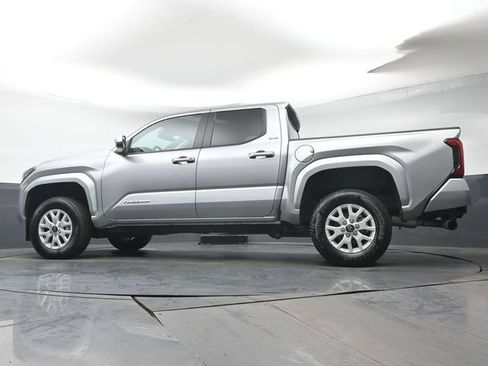 Used 2026 Toyota Tacoma SR5 AWD/4WD image 33