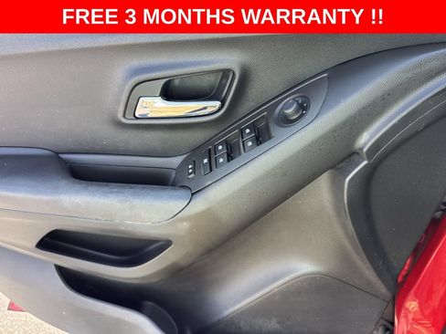 Used 2015 Chevrolet Trax LT FWD image 12