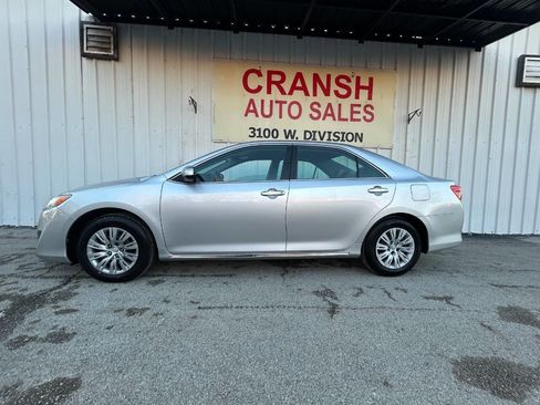 Used 2014 Toyota Camry LE image 3