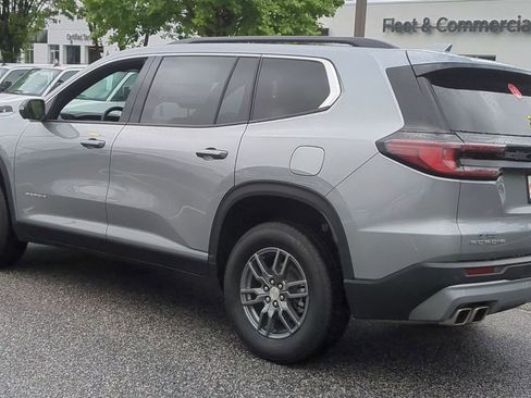 Used 2025 GMC Acadia Elevation image 6
