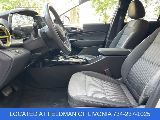 Used 2025 Chevrolet Trax LT w/ Driver Confidence Package FWD image 18