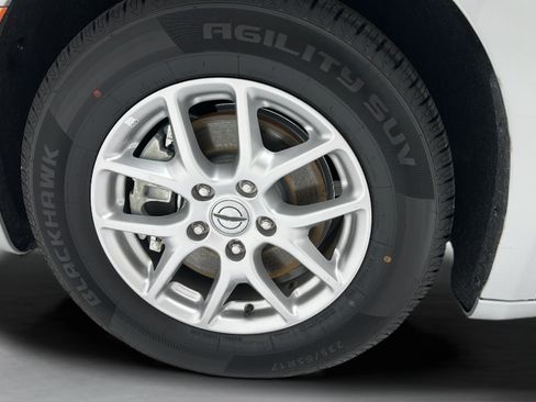 Used 2024 Chrysler Pacifica Touring-L FWD image 10