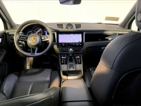 Used 2023 Porsche Macan image 14