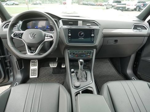 Used 2023 Volkswagen Tiguan SE R-Line AWD/4WD image 22