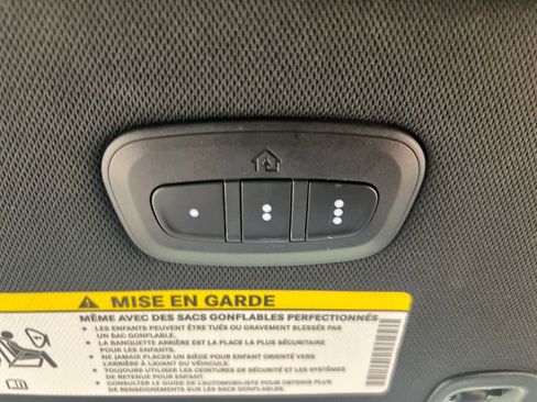 Used 2025 Chrysler Pacifica Select FWD image 71