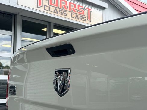 Used 2017 RAM 2500 Longhorn w/ Convenience Group AWD/4WD image 9