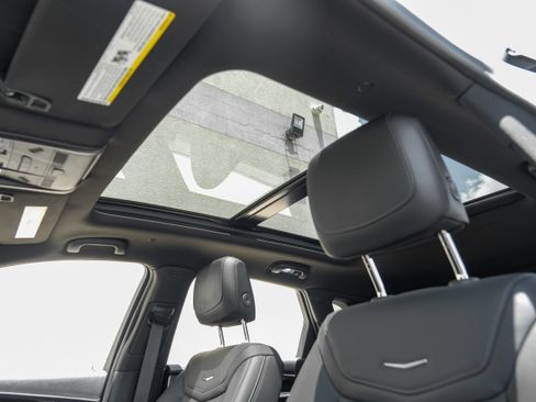Used 2024 Cadillac XT5 Premium Luxury FWD image 4