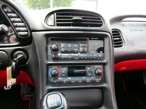 Used 2004 Chevrolet Corvette Z06 RWD image 16