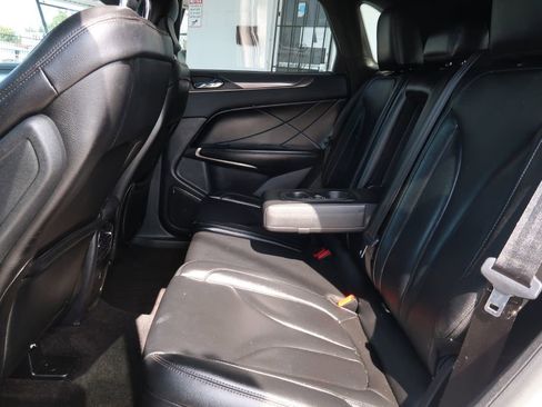 Used 2019 Lincoln MKC Premiere image 7