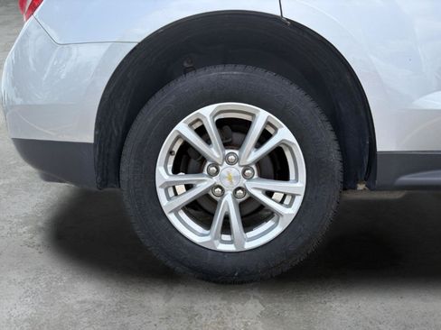 Used 2017 Chevrolet Equinox LT w/ Convenience Package FWD image 12