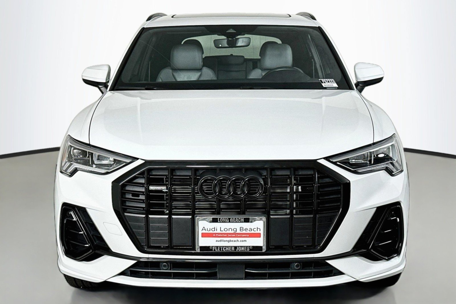 Used 2024 Audi Q3 2.0T Premium AWD/4WD image 2