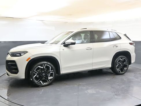 New 2026 Volkswagen Tiguan SEL R-Line image 2