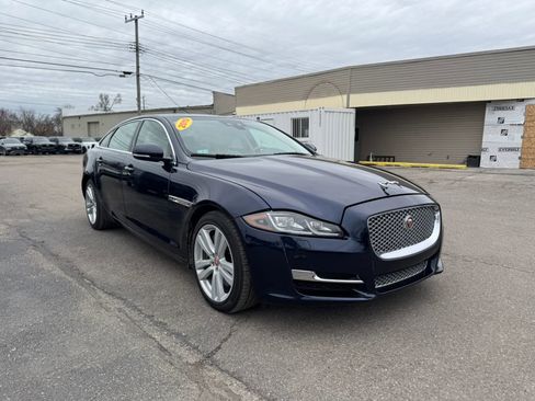 Used 2019 Jaguar XJ L Portfolio AWD/4WD image 3