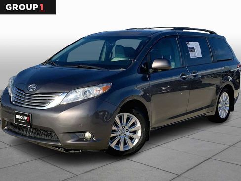 Used 2011 Toyota Sienna Limited image 1