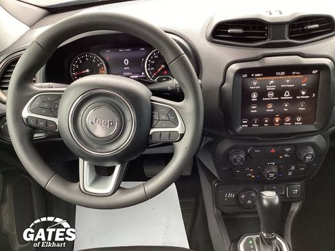 Used 2023 Jeep Renegade Latitude AWD/4WD image 18