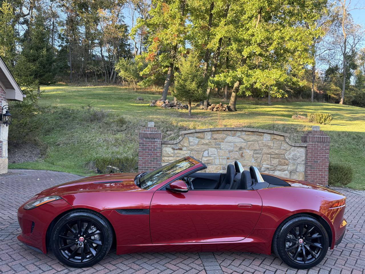 Used 2015 Jaguar F-TYPE Convertible RWD image 12