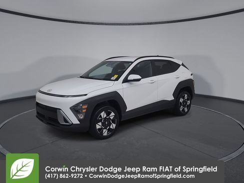 Used 2025 Hyundai Kona SEL AWD/4WD image 7