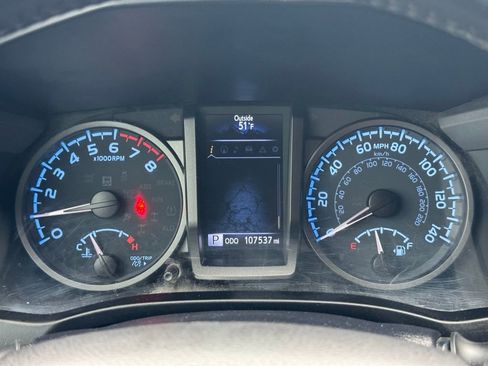 Used 2021 Toyota Tacoma TRD Off-Road w/ Technology Package AWD/4WD image 2
